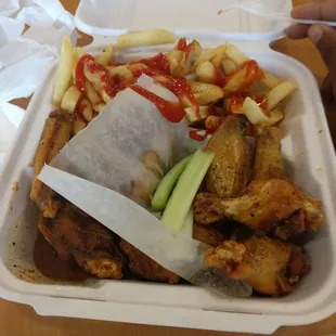 food, bbq wings, fried chicken wings, chicken wings and fried chicken, poultry, chicken wings, chicken, bbq chicken, fried chicken