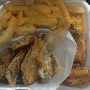 5 lemon pepper, 5 garlic Parmesan... Fires with cheese.