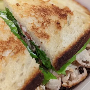 a sandwich in a box