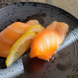 Sslmon Sashimi (sushi).   Delicious!!!