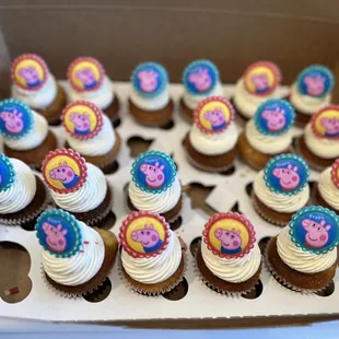 Mini Cupcakes for my daughters bday at school!
