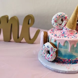 Cake Amia Bakery delivered