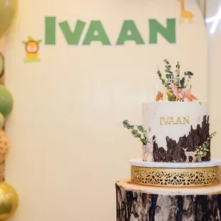 1st birthday custom cake