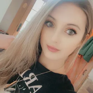 Mia G.