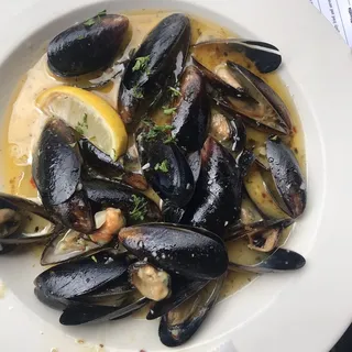 Fresh Steamed Mussels