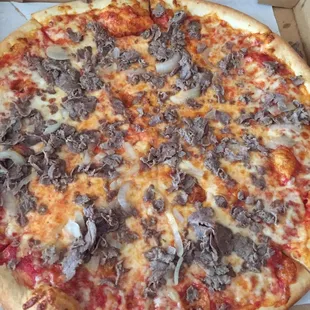 Philly cheesesteak pizza