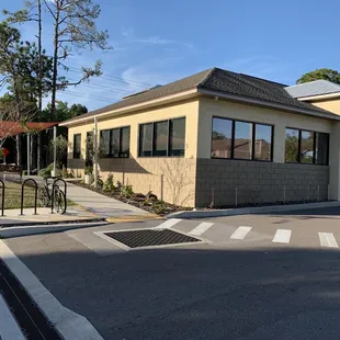 March 2020: Side entryway to the right