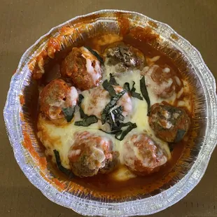 Meatballs in marinara