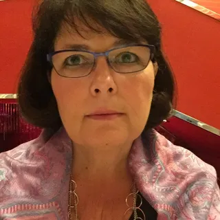 Elizabeth R.