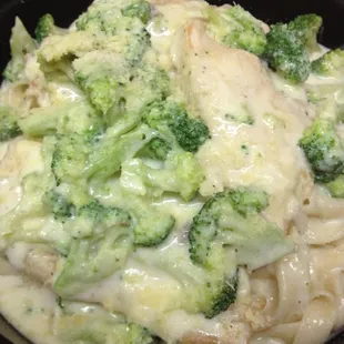 Fettuccine Alfredo with Chicken and Brocolli