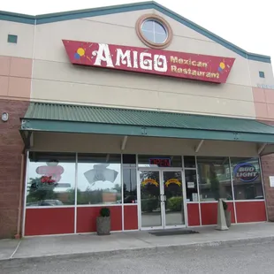 the front entrance of a mexican restaurant