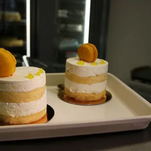 Macaron lemon cakes!  all edible and cute!