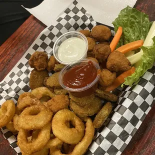Amigos Burgers and Beer