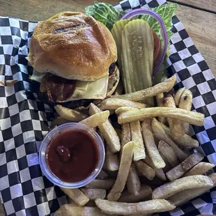 *Amigo Burger &amp; Fries