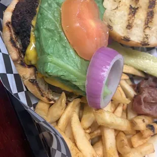 Huge tomato and large onion in the burger. Not good.