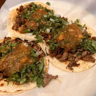 3 tacos : 2 Al pastor &amp; 1 carne asada