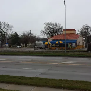 a view of a restaurant across the street