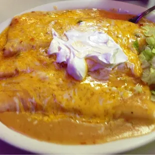 Smothered burrito plate w/sour cream side