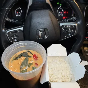 mango red curry (chicken-medium) $15.95  (instagram: @issa.cheatday)