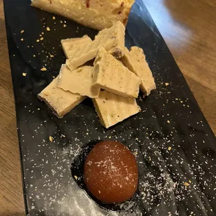 Amirajs Dessert Sampler