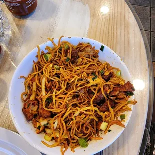 a plate of noodles