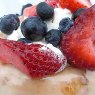 Fresh fruit donut, close-up.