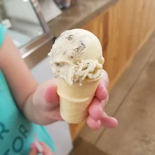 Cookies &amp; Cremes Kiddie Cone