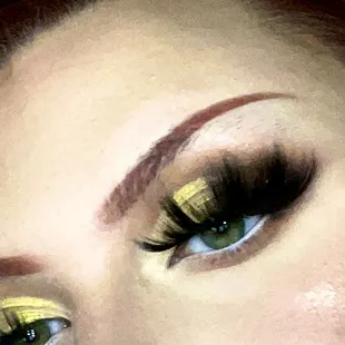 Half cut crease glam