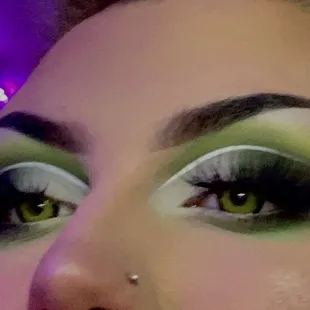 Green Smokey eye with simple graphic liner