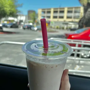 Strawberry Milk Tea 25% Sweet