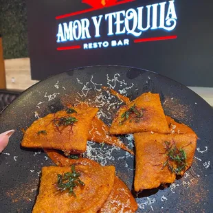 Guajillo con Raviolli
