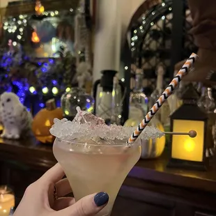 witch&apos;s brew cocktail