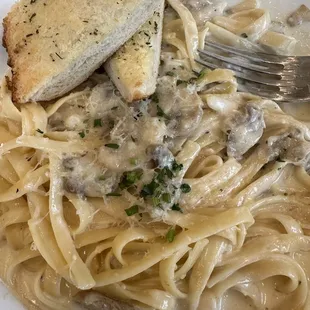 Fettuccine Alfredo