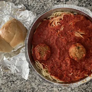 Spaghetti &amp; Meatballs and Complimentary bread