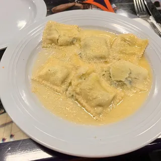 Gluten Free Kale & Mozzarella Ravioli