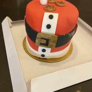 Santa mini cake. So cute!