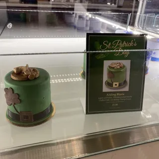 Amorette's Signature Petite Cake