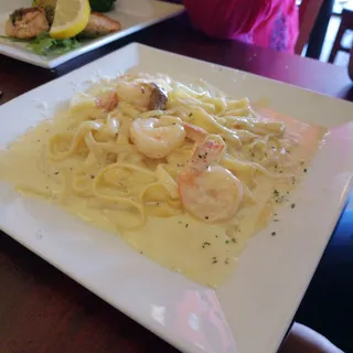 Fettuccine Alfredo