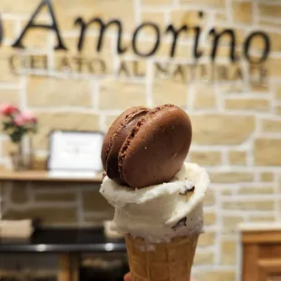 Stracciatella kids cone with chocolate macaron