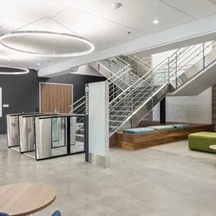 Quiring Project, Pontiac Building
