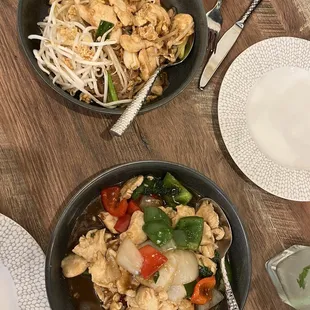 Pad thai, chicken pad Krapow