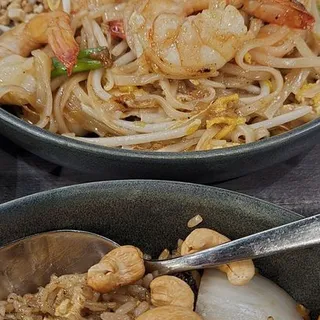 Pineapple Fried Rice (Shrimp and Chicken)