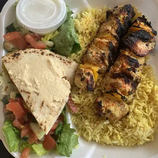 Very good chicken kebab platter. Friendly and fast service.