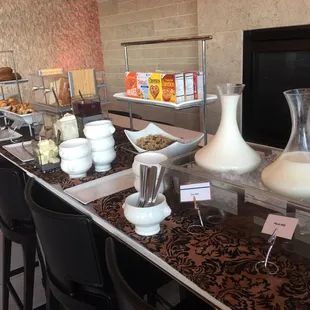 LOVE that they offer rye bread for toast, though I wish they had bagels since they offer smoked salmon and cream cheese.