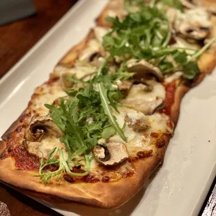 Truffle mushroom pizza
