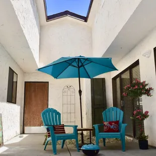 Condo with over 1,900 sq ft + bonus interior outdoor atrium!!