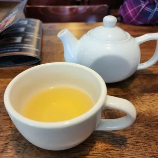 Jasmine Tea was brought to the table for all upon arrival