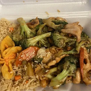 Lunch special: chicken and broccoli