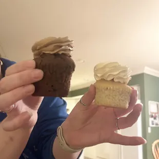 Size difference in the same $3.50 priced cupcakes  such a joke now I know where not to go.