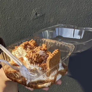 Surprise Me Sundae (rating: 5/5)